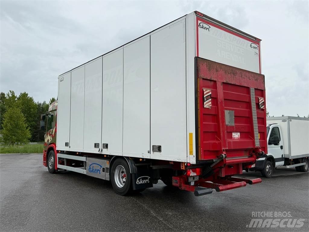 Scania P320 탑차 트럭