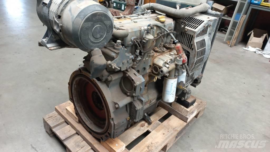 Deutz BF4M1012E 엔진