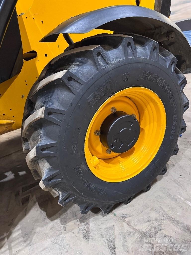 JCB 540-140 텔러 핸들러