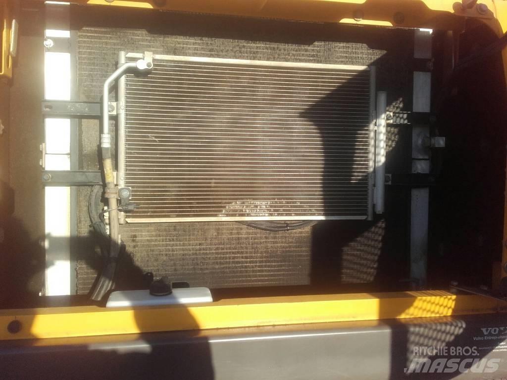 Volvo EC250DL 대형 굴삭기 29톤 이상