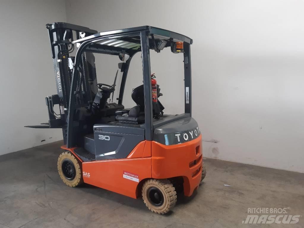 Toyota 8 FB MKT 30 전동 지게차