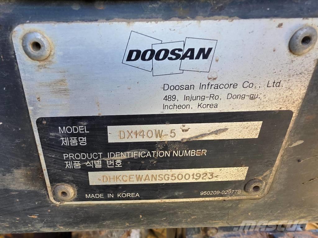 Doosan DX140W-5  휠 굴삭기