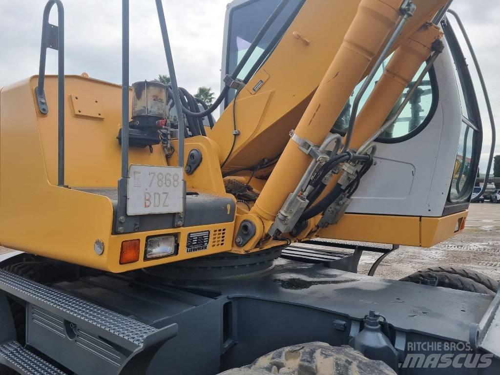 Liebherr A 900 C  휠 굴삭기