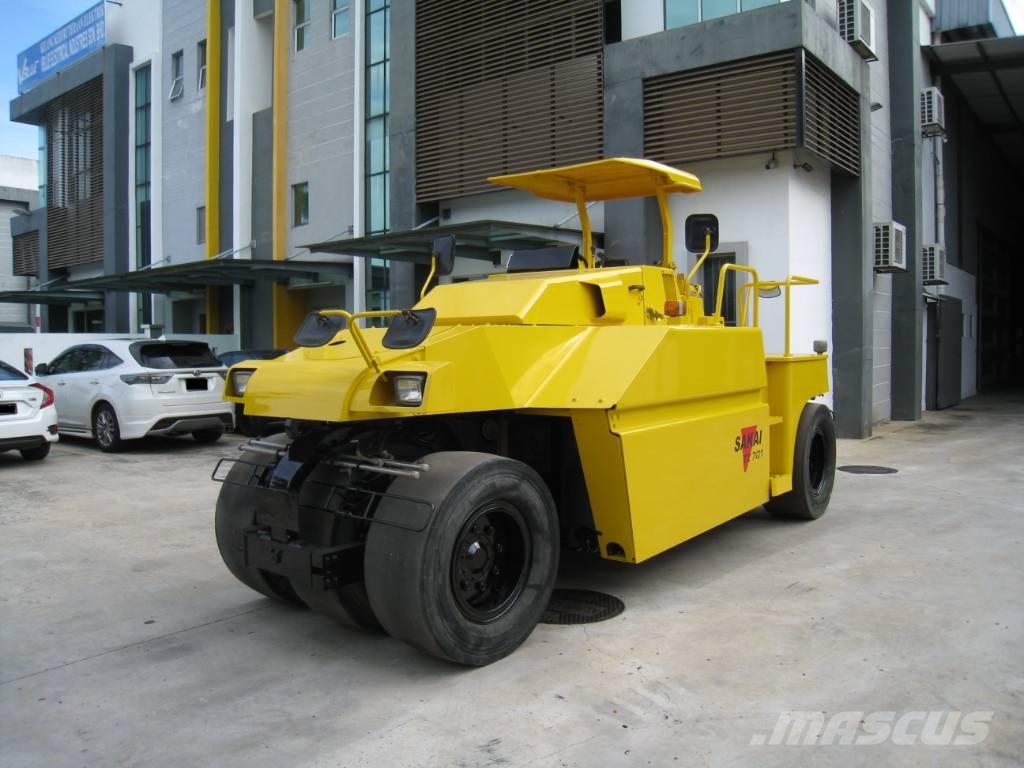 Sakai TZ 701 공기 타이어 롤러