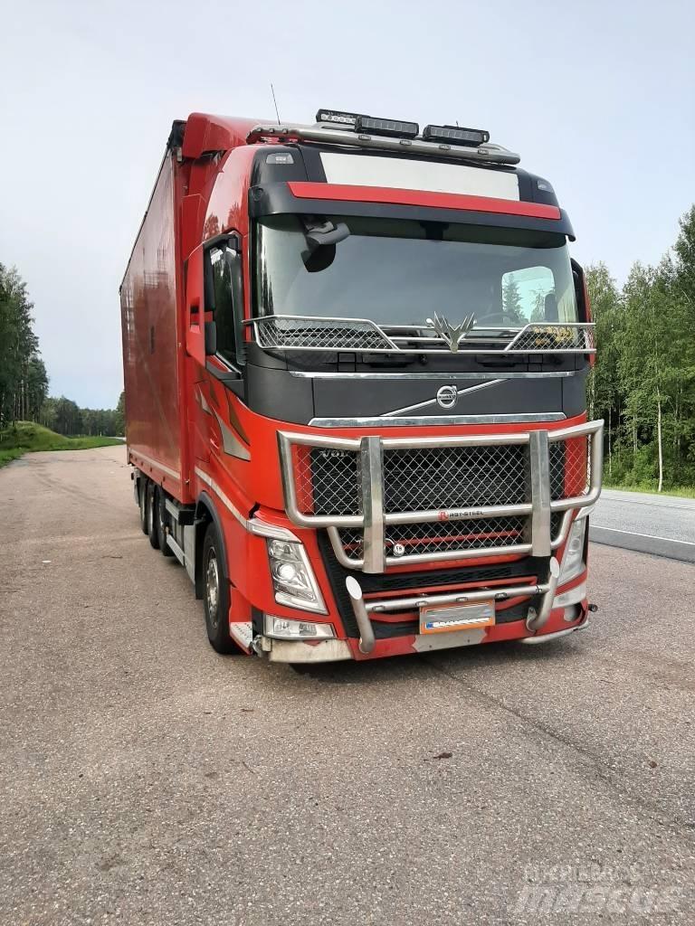 Volvo FH 13 우드칩 트럭