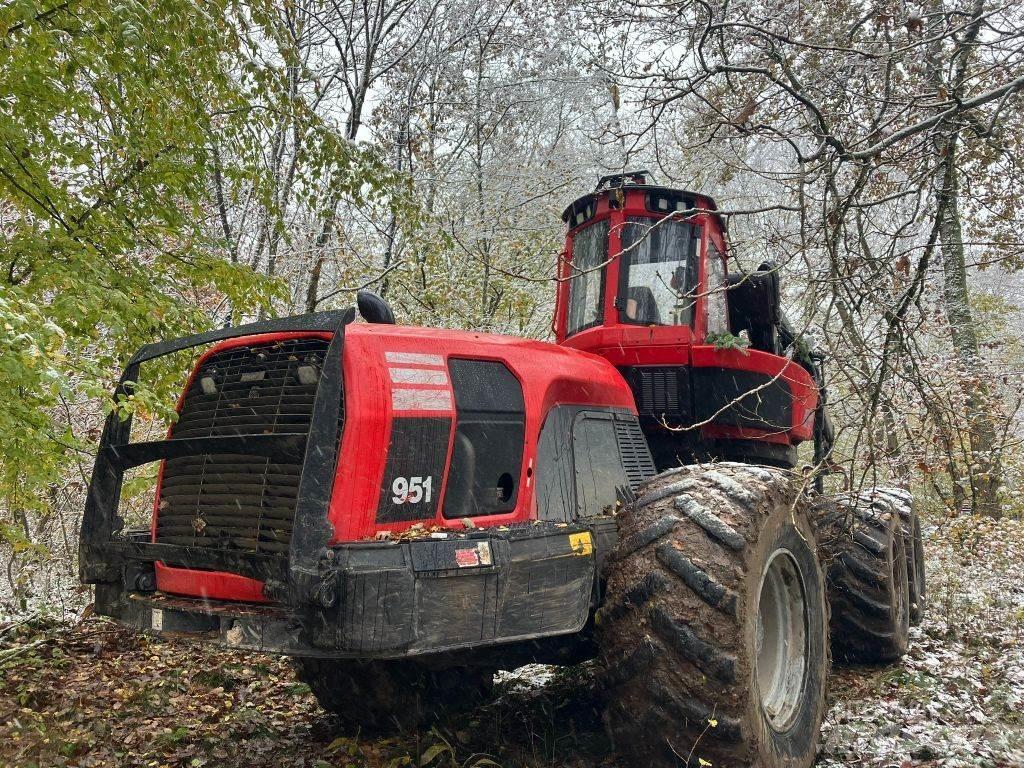 Komatsu 951 원목 하베스터