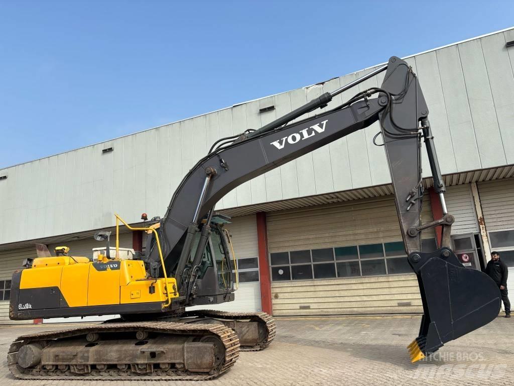 Volvo EC 220 DL 대형 굴삭기 29톤 이상