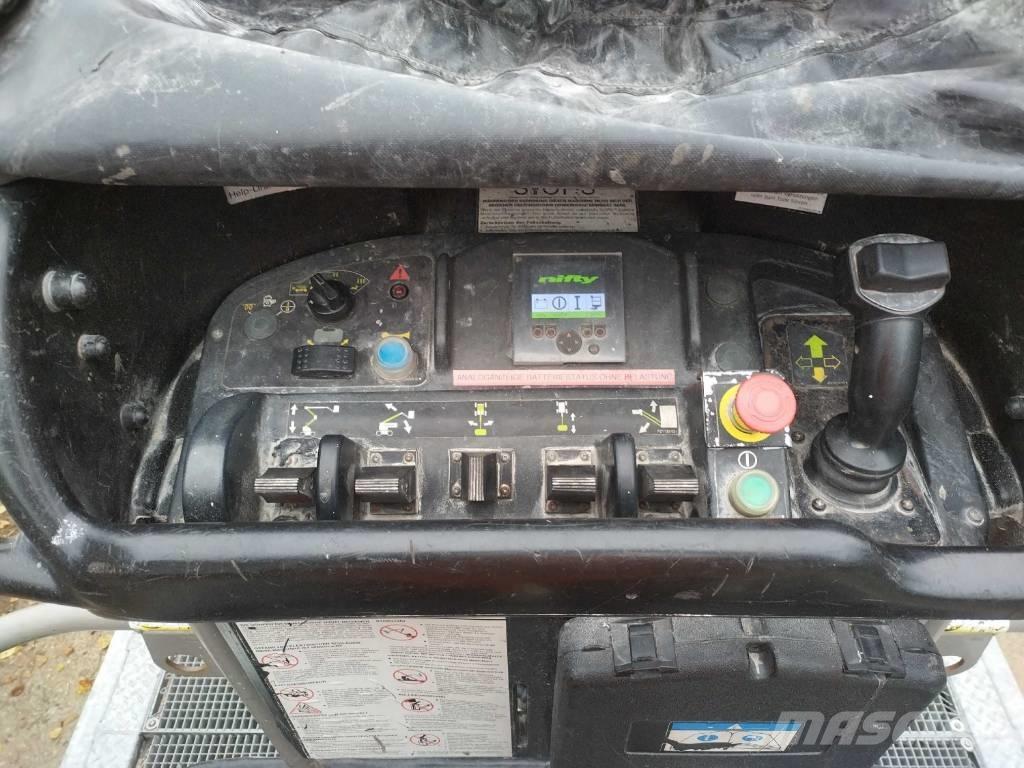 Niftylift HR 15NE 관절형 전동이동 리프트