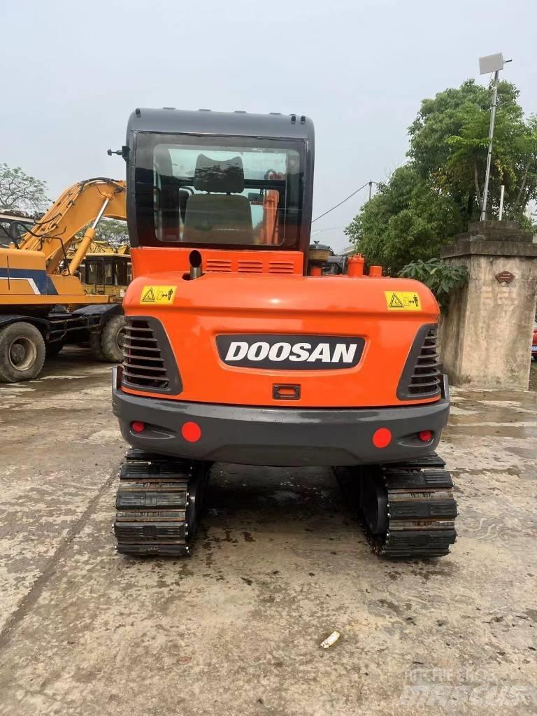 Doosan DX55-9C 소형 굴삭기 7톤 미만