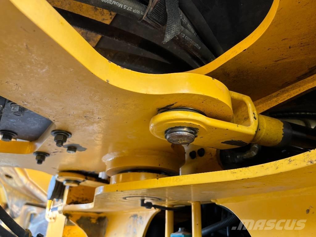 Volvo L90F  휠로우더