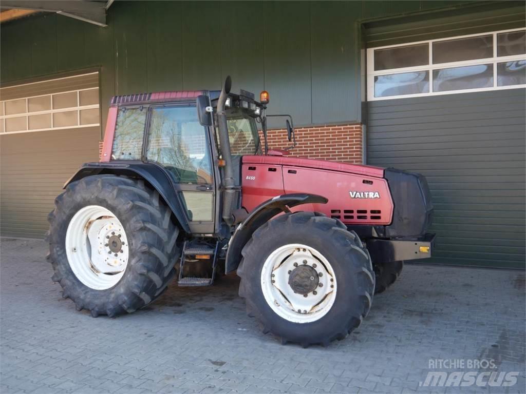 Valtra 8450 트랙터
