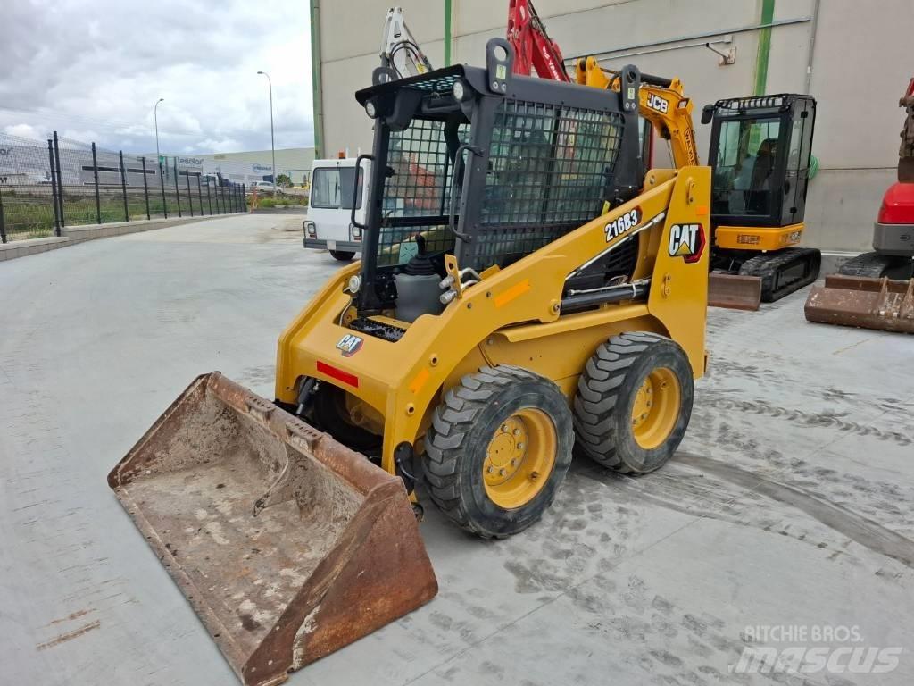 CAT 216 B 3  스키드로더