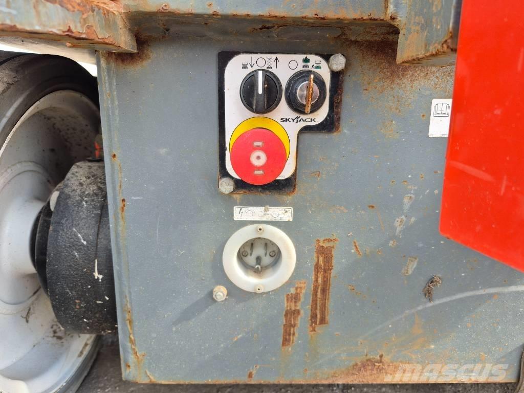 SkyJack SJ 4740 가위형 리프트