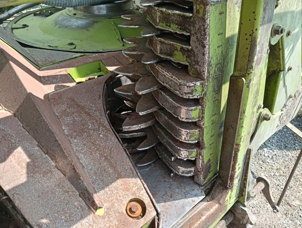 CLAAS Orbis 600 자동 초지기계