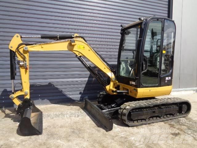 CAT 302.7 D 소형 굴삭기 7톤 미만