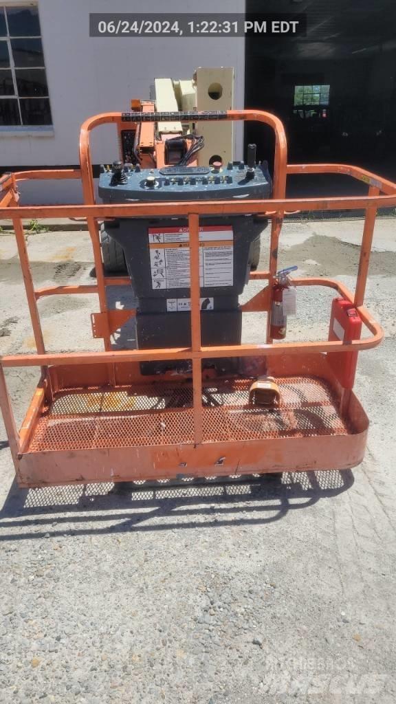 JLG E 450 AJ 관절형 전동이동 리프트