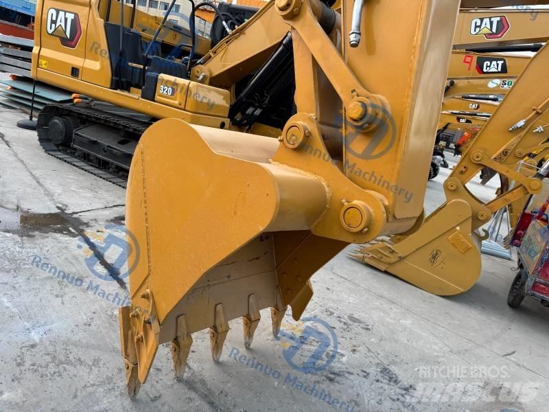 CAT 320 D 대형 굴삭기 29톤 이상