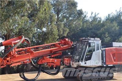 Sandvik DP1500i 도로 굴착기