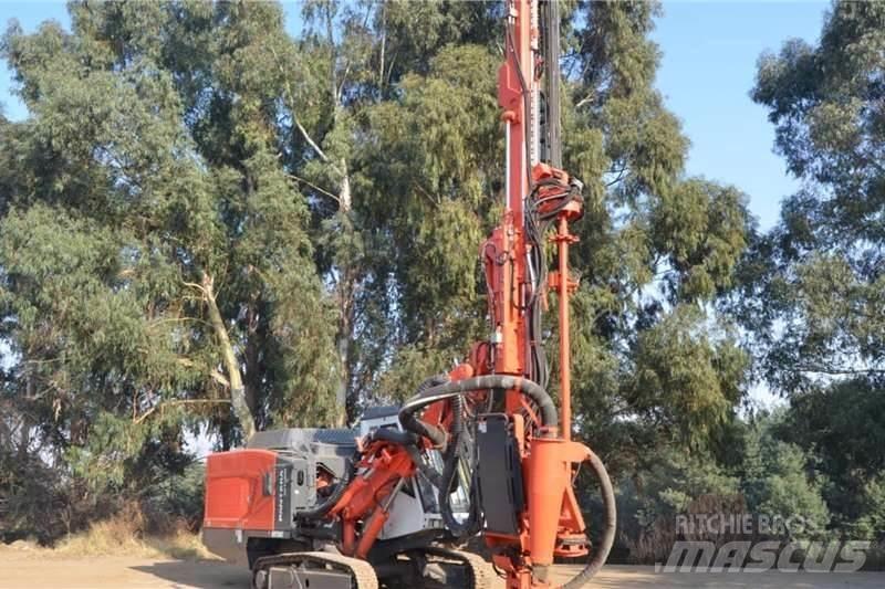 Sandvik DP1500i 도로 굴착기