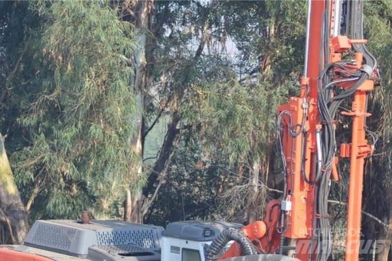 Sandvik DP1500i 도로 굴착기