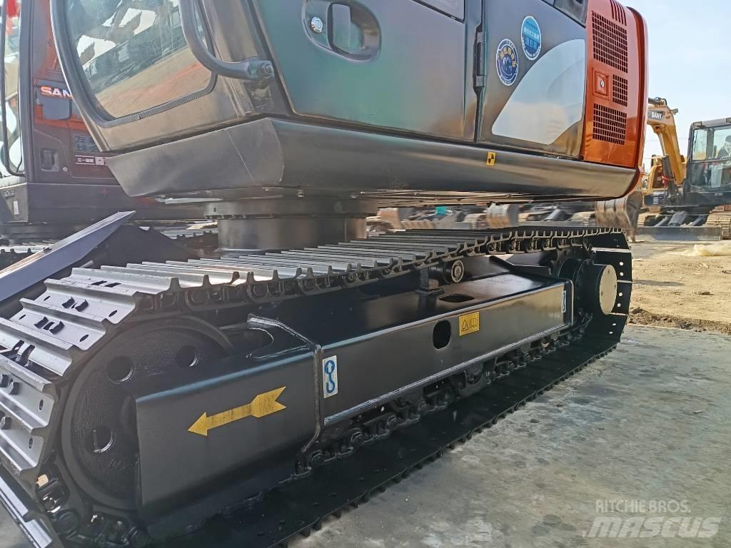 Hitachi ZX 70 중형굴삭기 7톤-28톤