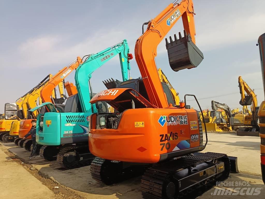 Hitachi ZX 70 중형굴삭기 7톤-28톤