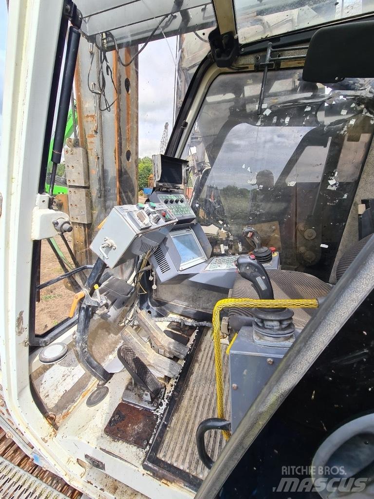 Liebherr LRB 155 말뚝설치기