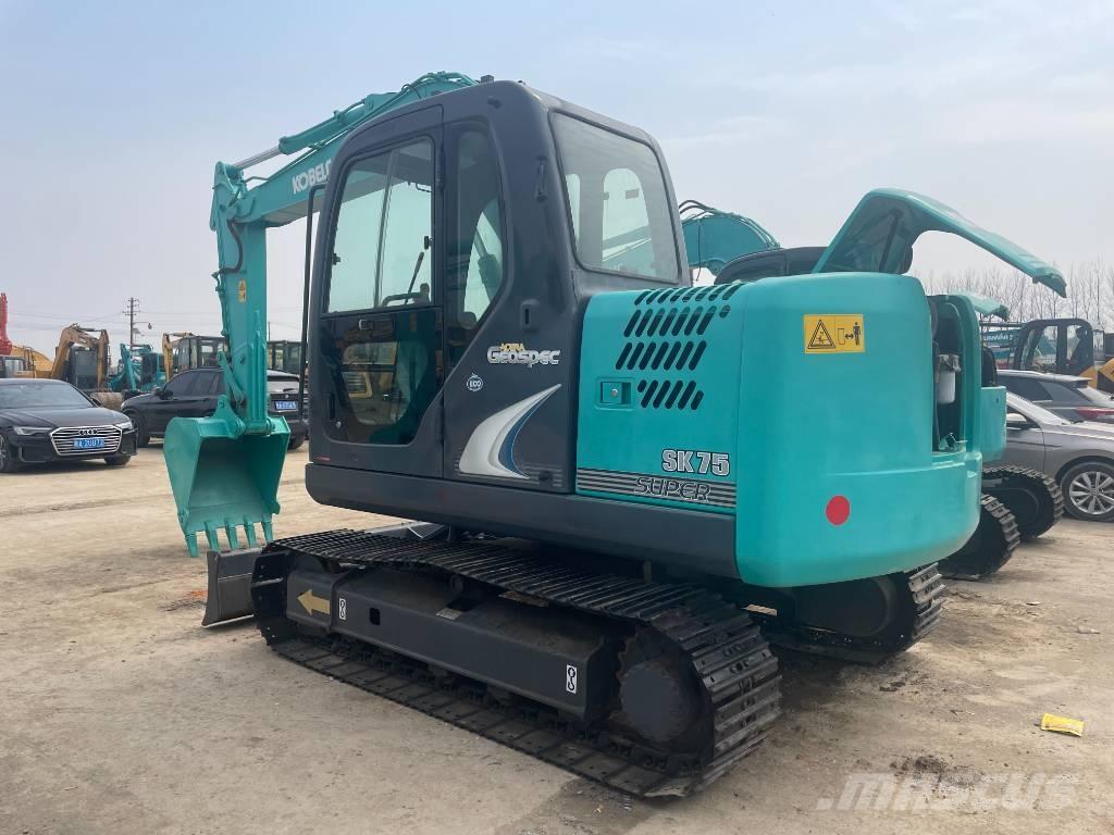 Kobelco SK 75 중형굴삭기 7톤-28톤