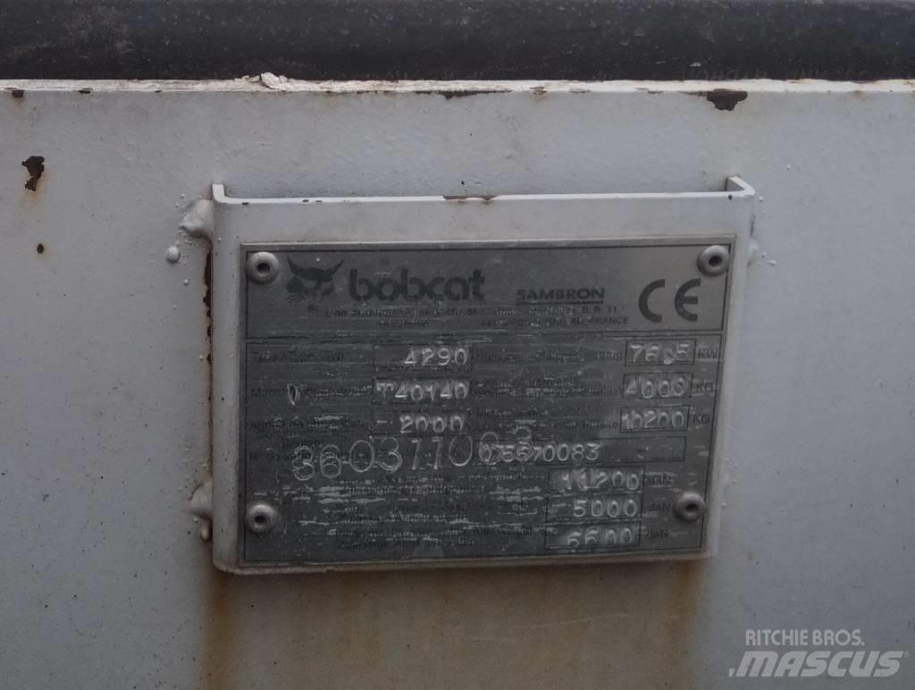 Bobcat T 40140 수평 굴착 장치