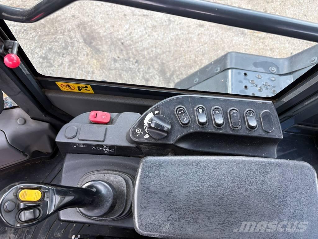 Komatsu WA320-8  휠로우더