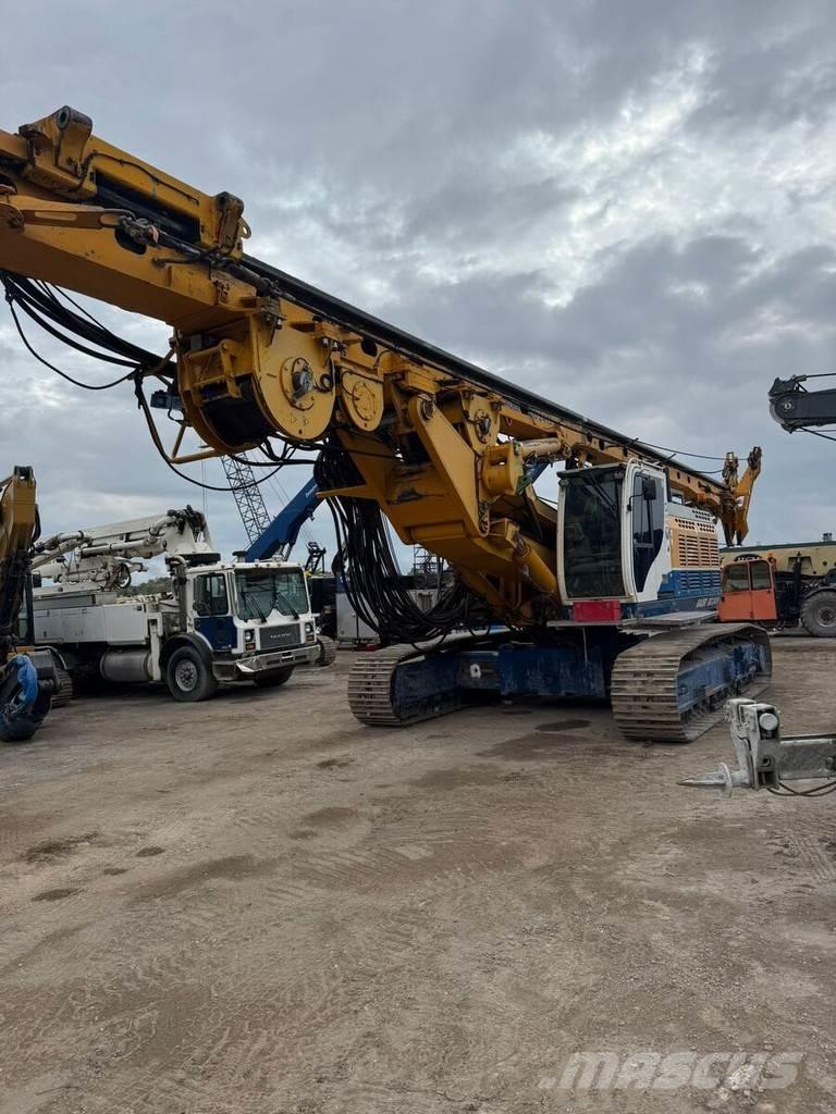 Bauer BG 24 H 중형 드릴 장비