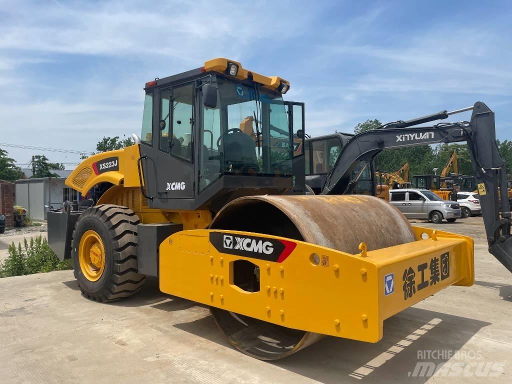 XCMG XS 223 J 싱글 드럼 롤러