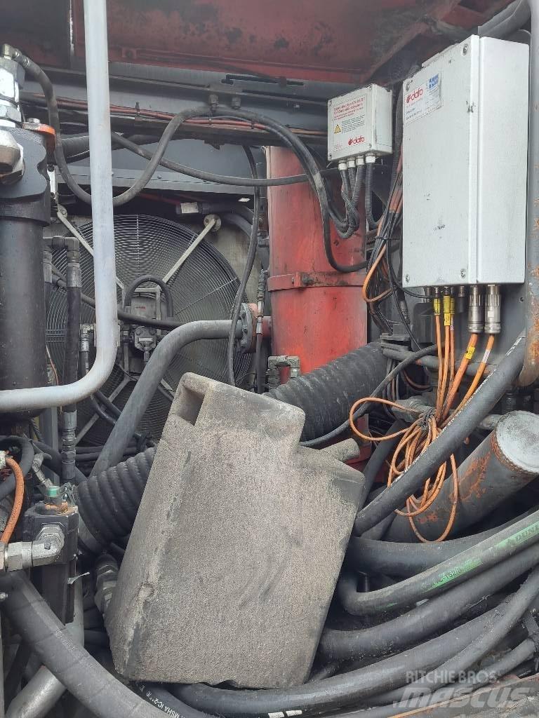 Sandvik DP 1500 i 도로 굴착기