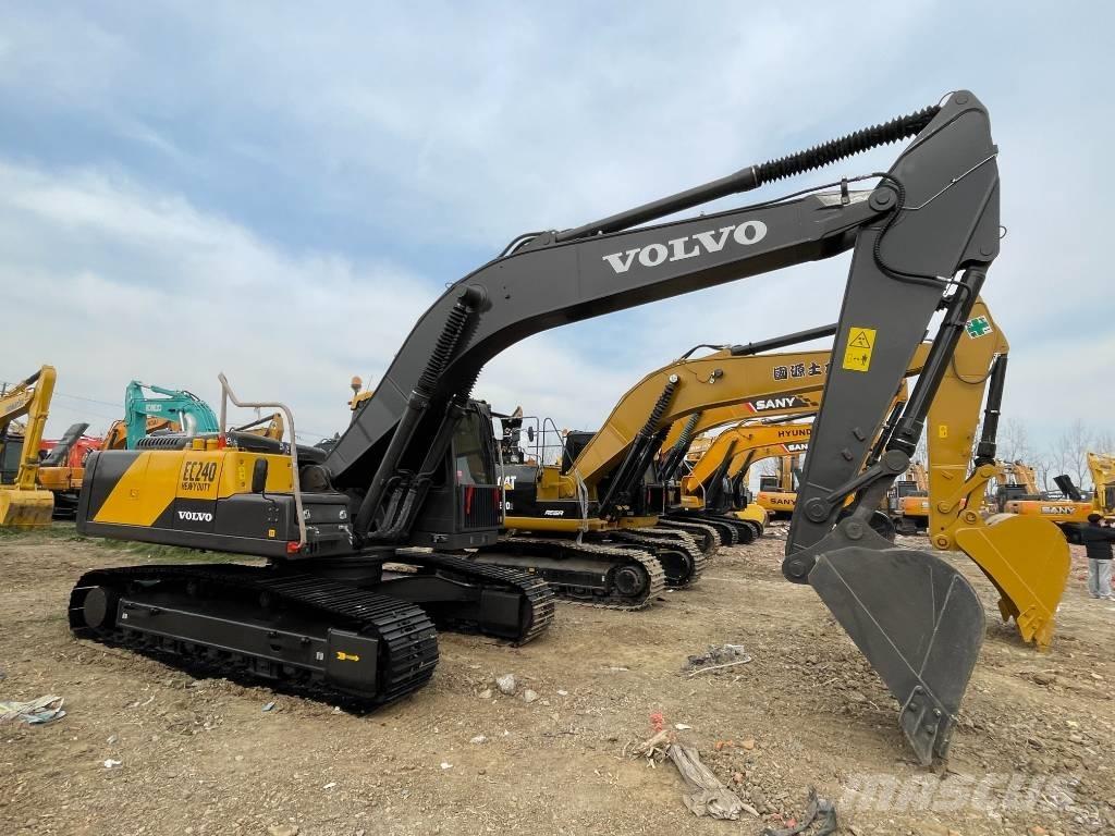 Volvo EC 240 대형 굴삭기 29톤 이상