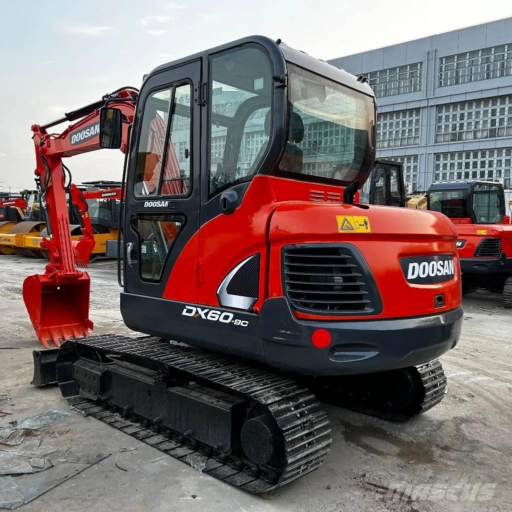 Doosan DX60-9C 소형 굴삭기 7톤 미만