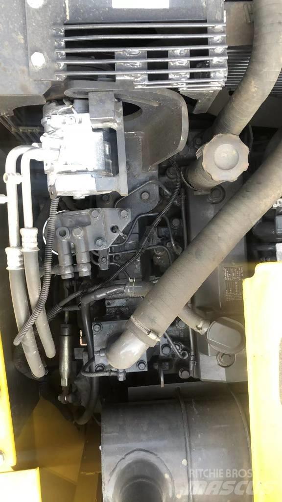 Komatsu PC 130 대형 굴삭기 29톤 이상