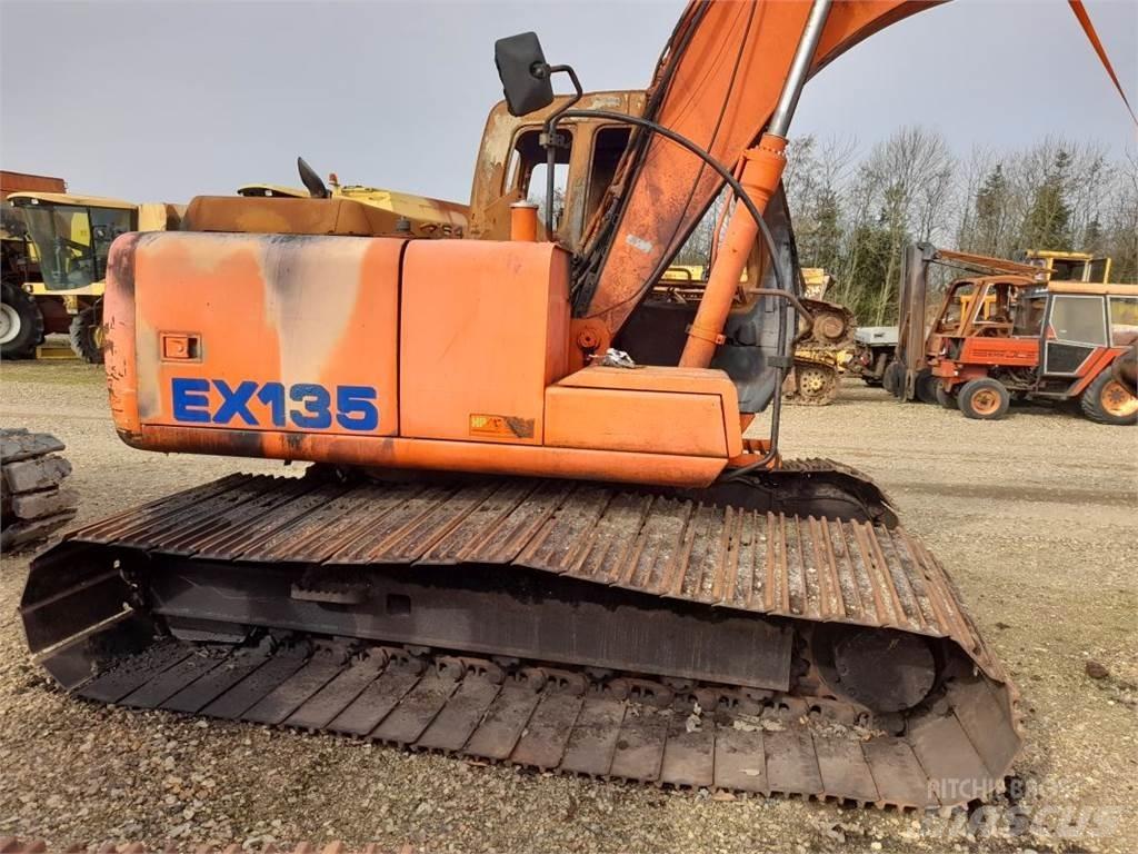Hitachi EX135 트랙터