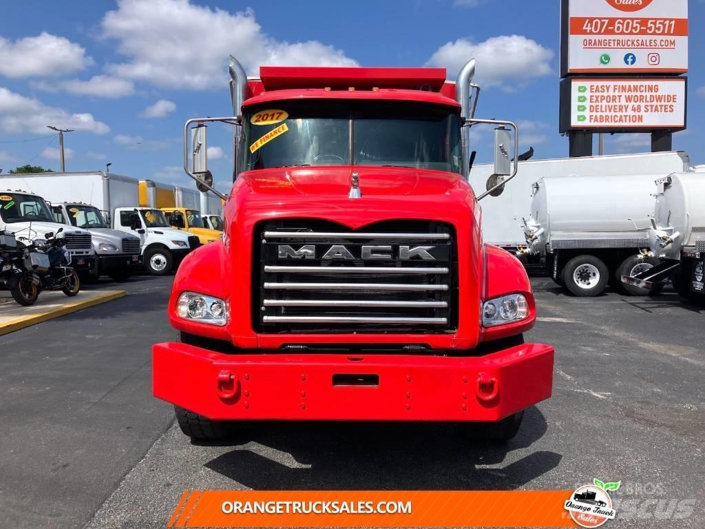 Mack Granite 덤프 트럭