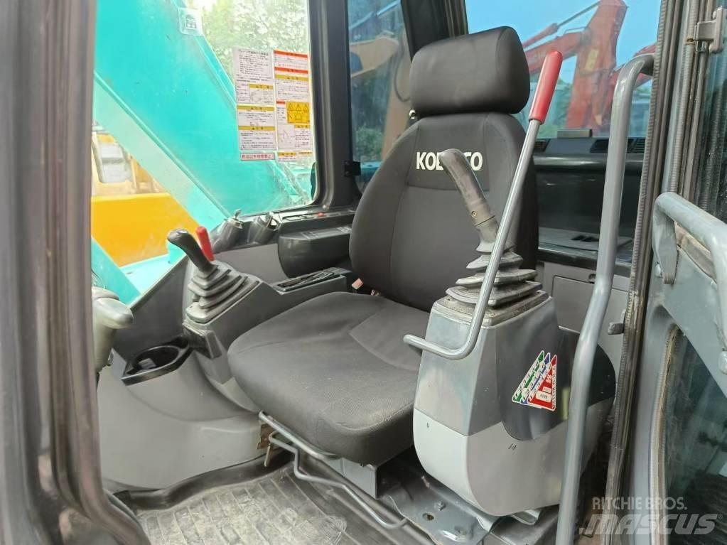 Kobelco SK 75 중형굴삭기 7톤-28톤