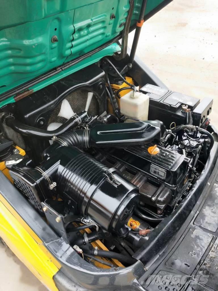 Komatsu 3t 디젤 지게차