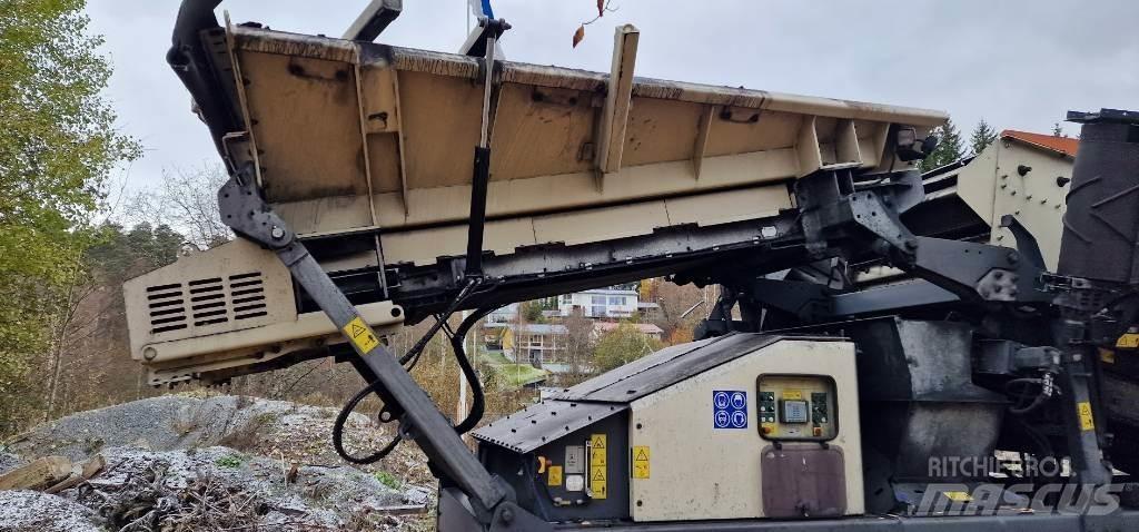 Metso ST 2.8 이동식 선별기