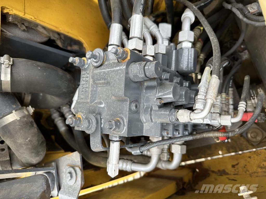 Komatsu PC78US 중형굴삭기 7톤-28톤