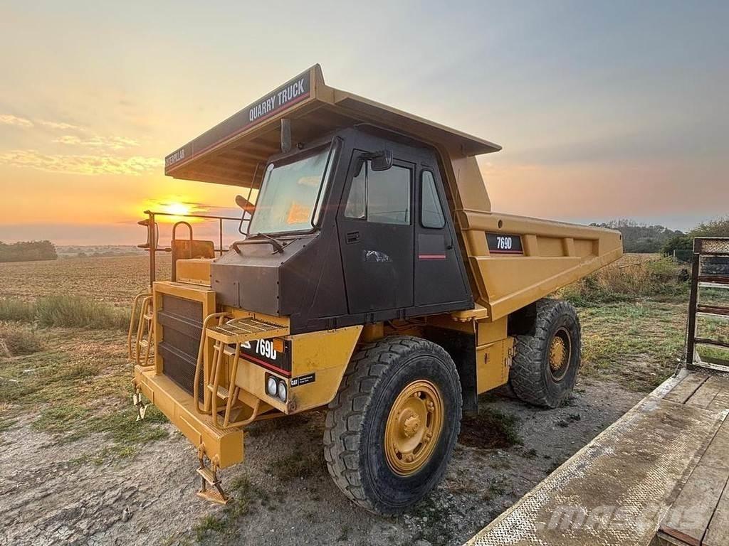 CAT 769D 건설현장 덤프트럭