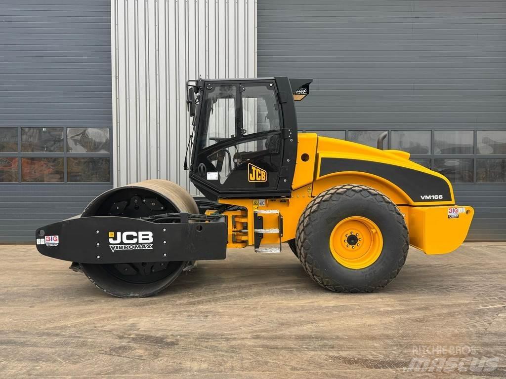 JCB VM166D 싱글 드럼 롤러