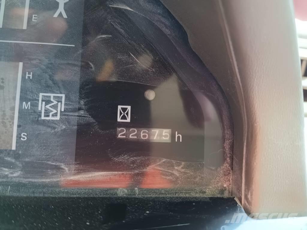 Komatsu HD 605-5 초대형 덤프 트럭