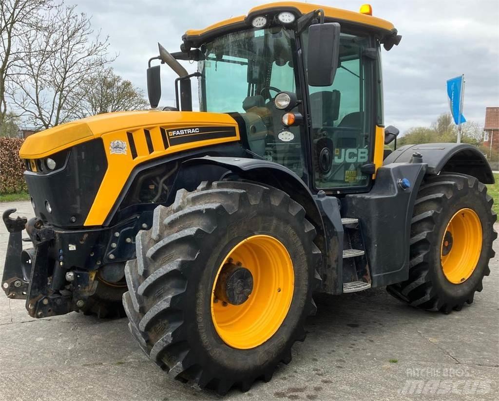 JCB 4220 Fastrac 트랙터