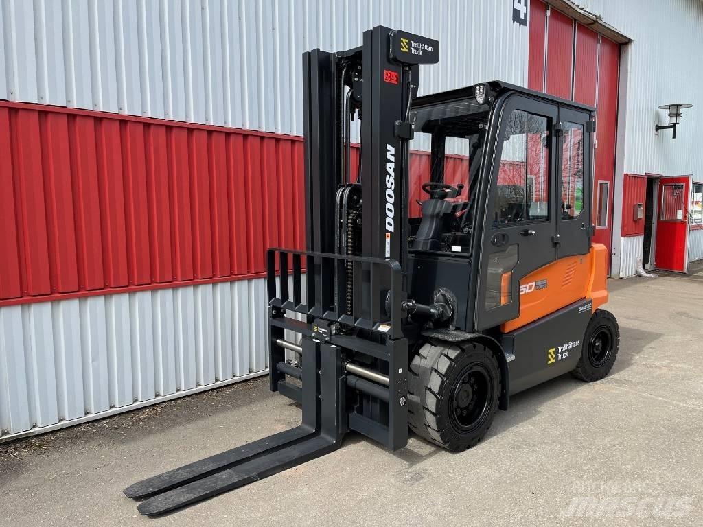 Doosan B 50 X-7 전동 지게차