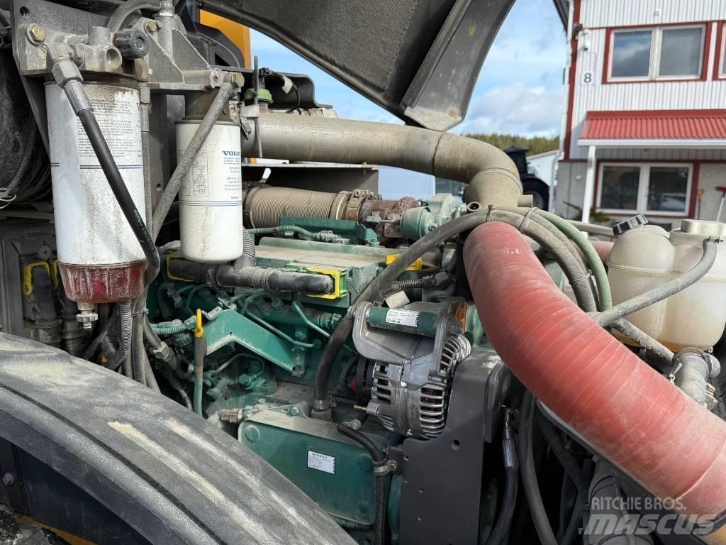 Volvo SD 135 B 싱글 드럼 롤러