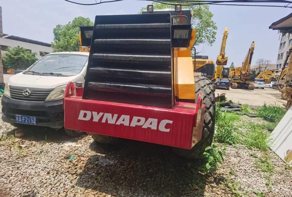 Dynapac ca251d 싱글 드럼 롤러