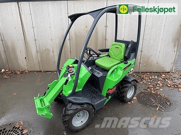 Avant 220  스키드로더